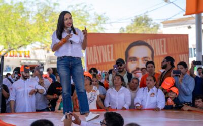 Natalia Rivera toma protesta a 1000 regidores ciudadanos de Hermosillo