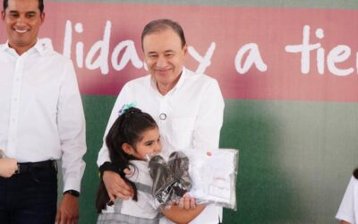 Gobernador Durazo destina la mayor inversión registrada en uniformes escolares; inicia distribución el 6 de mayo
