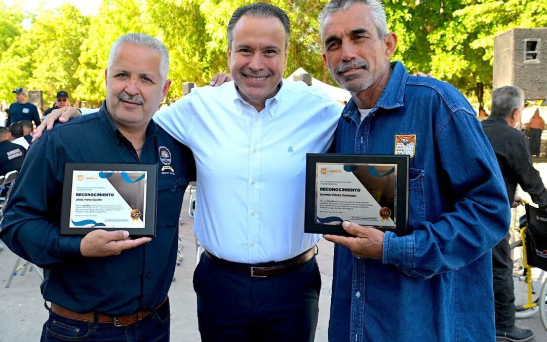 Reconoce Toño Astiazarán trayectoria y compromiso de 140 servidoras y servidores públicos municipales