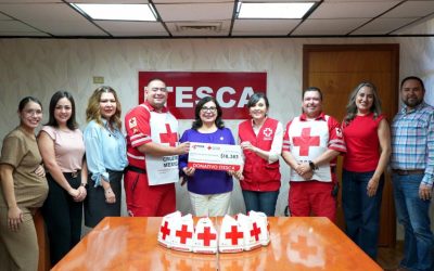 Comunidad educativa de Itesca apoya con donativo a la Cruz Roja