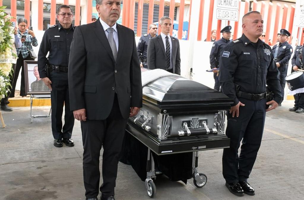 Rinde Gobierno Municipal homenaje póstumo al oficial Luis Fernando Molina Avilés