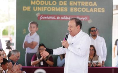 Gobernador de Sonora entrega más de 35 mil uniformes escolares gratuitos en Cajeme