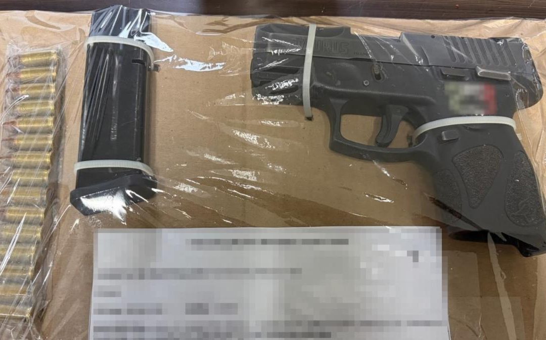 Detiene Policía Estatal a dos personas con arma de fuego en SLRC
