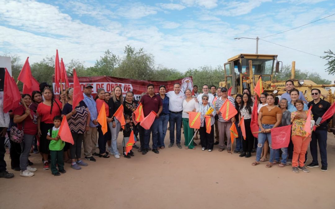Da banderazo Toño Astiazarán a pavimentación con concreto hidráulico en La Antorcha